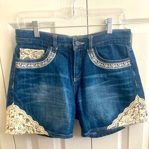Axes Femme, Lolita Jean Shorts
